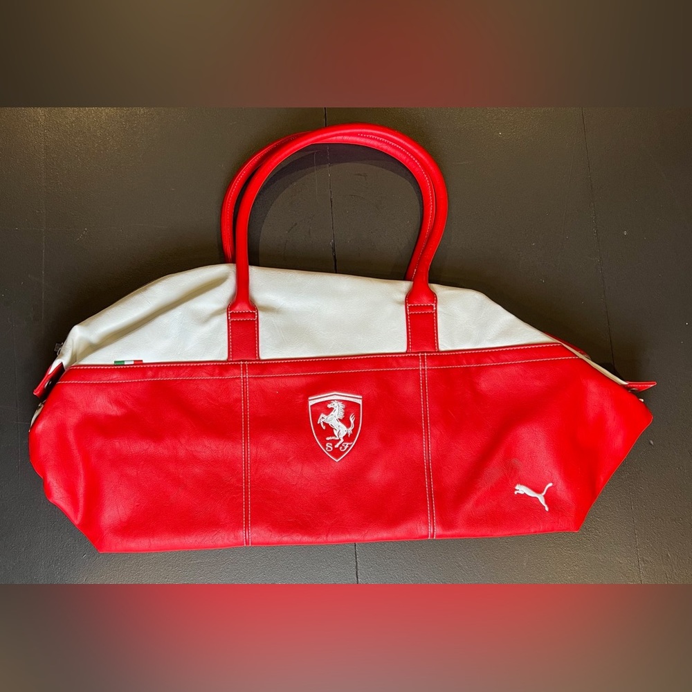 FERRARI FORMULA 1 CLUB PUMA BAG RED WHITE DUFFLE GYM BAG EUC
